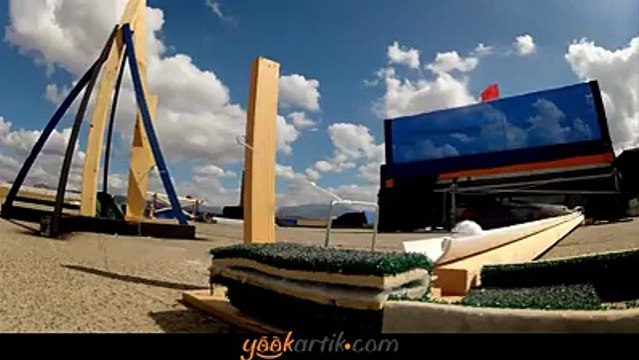 Müthiş bir kurgu ve aksiyon.