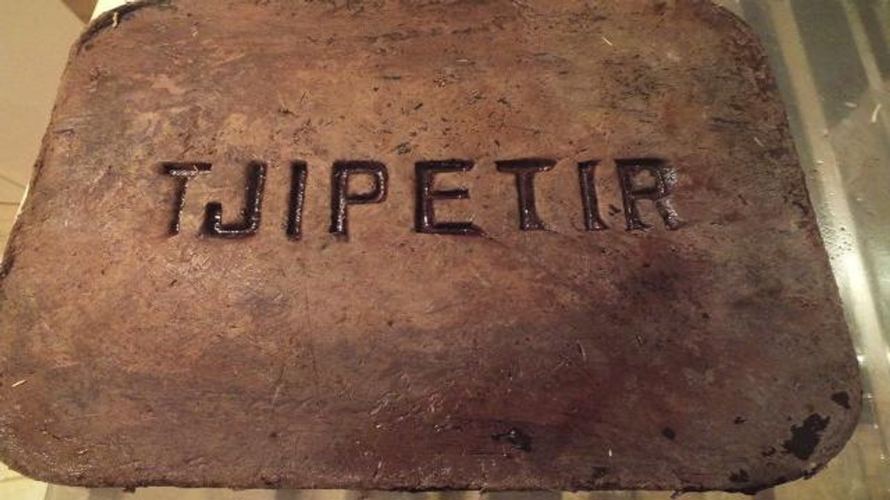 Facebook Community Claims to Solve Mystery of 100-year-old Rubber Blocks Washing Ashore in Europe