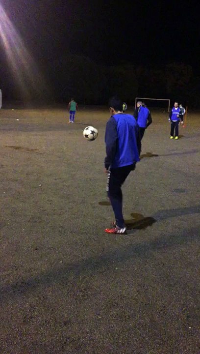 Le jongleur ... Plus souples les jongles .... Moins haut !!!