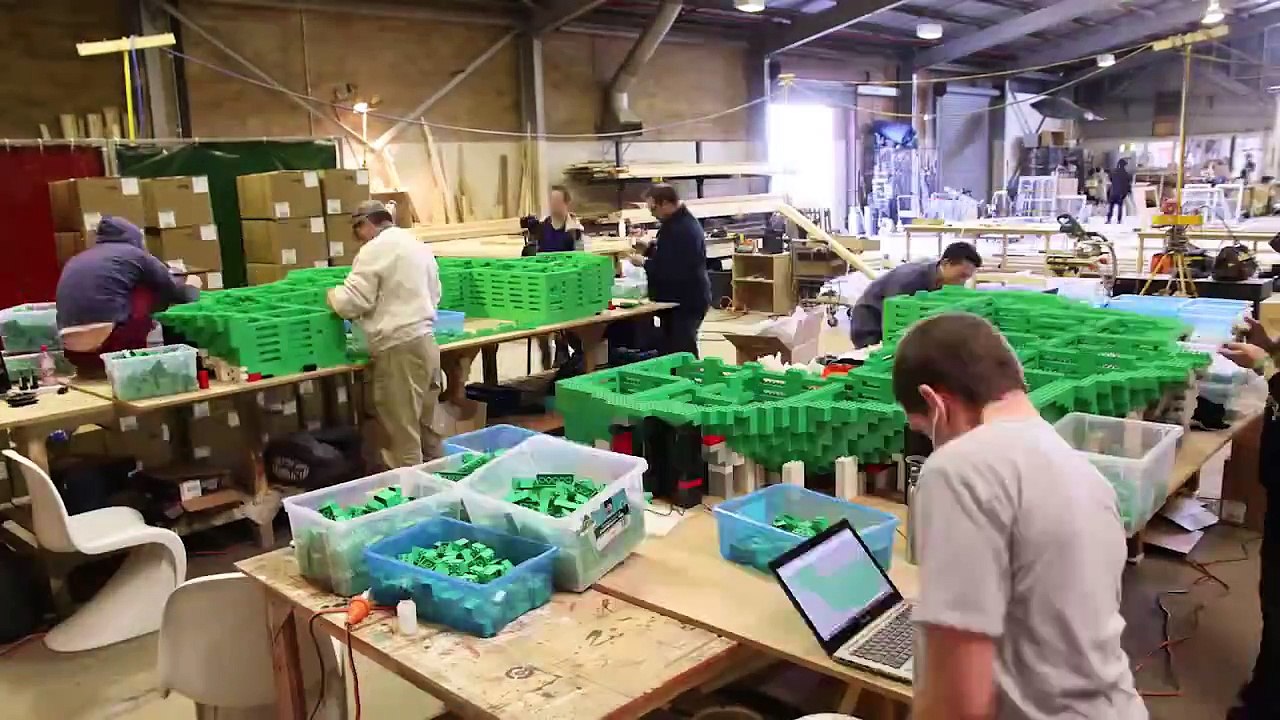 Sapin géant en Lego monté en timelapse