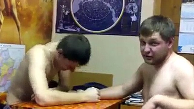 Pierre - Feuille - Ciseaux - Claque dans la tronche