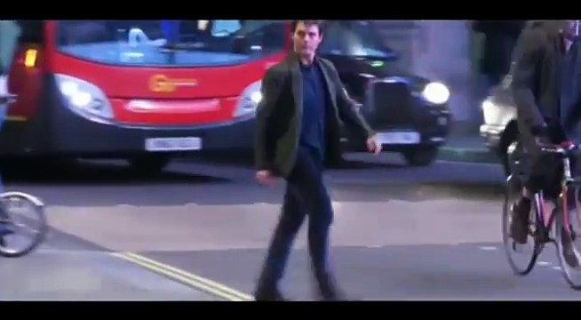 Tom Cruise évite un accident de justesse