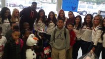 Houston Texans' Andre Johnson Doubles as Santa Claus; Gives Kids a Shopping Spree