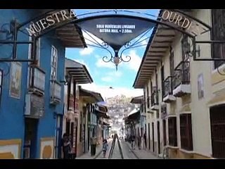 Arquitectura de 32 iglesias de Loja en un video turístico