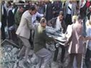 انفجار يستهدف مقر السفير الإيراني باليمن