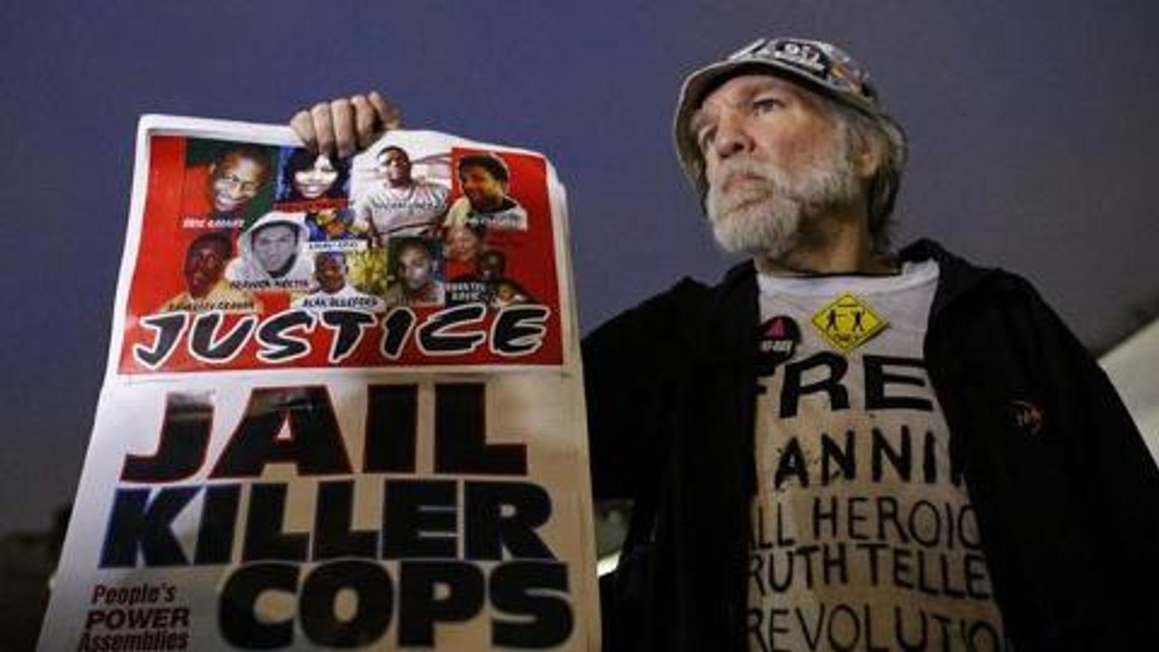 Protests in US over chokehold death case