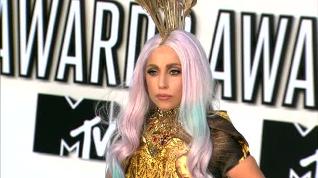 Lady Gaga deutete an, dass sie als Teenager vergewaltigt wurde