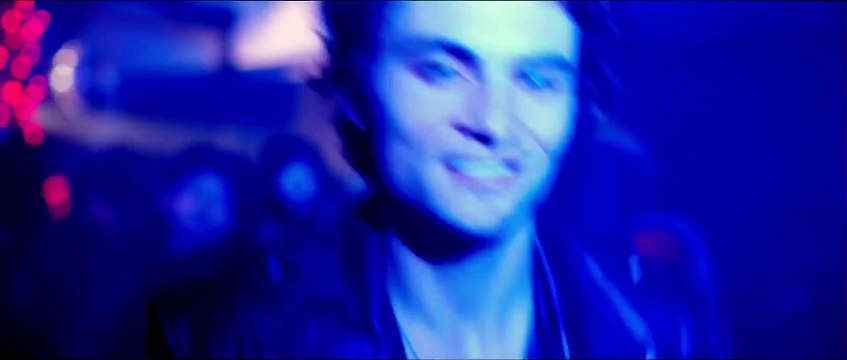 WHITE BIRD IN A BLIZZARD Movie Clip (Shailene Woodley - Shiloh Fernandez)