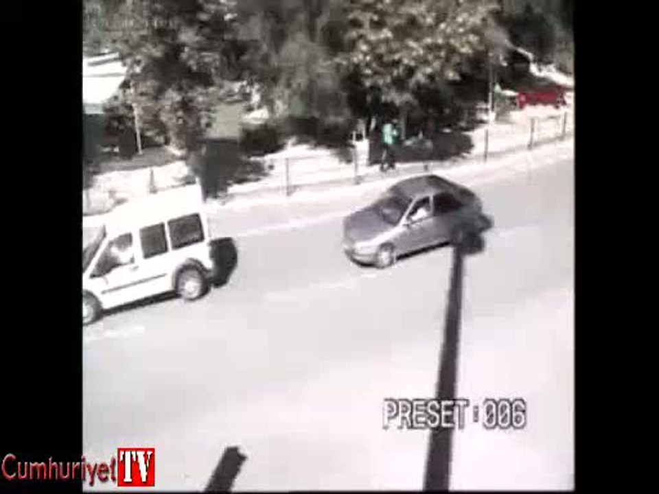 Feci kaza anları MOBESE'de