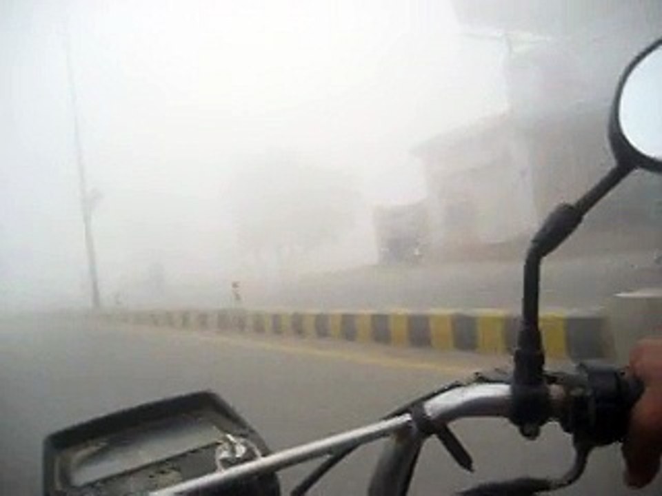 Fog in Multan 04122014(1)