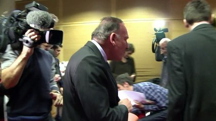 Pacte de responsabilité: sifflets du patronat à Lyon