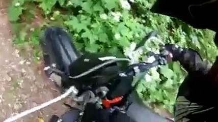 Monter des marches à moto, c'est pas toujours évident !
