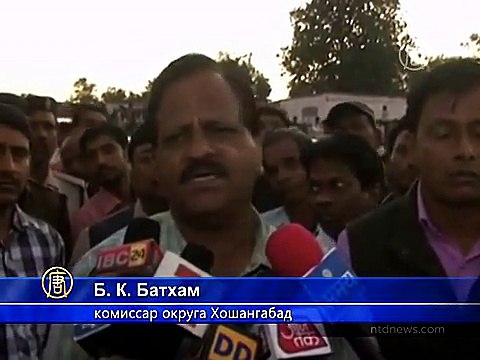 40 человек ищут под завалами моста в Индии