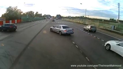 Fortunate Biker Narrow Escaped