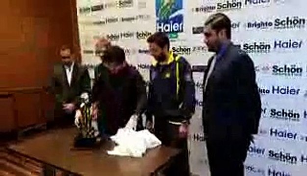 BOOM BOOM Unveiling Pakistan vs New Zealand T20 series trophy 2014