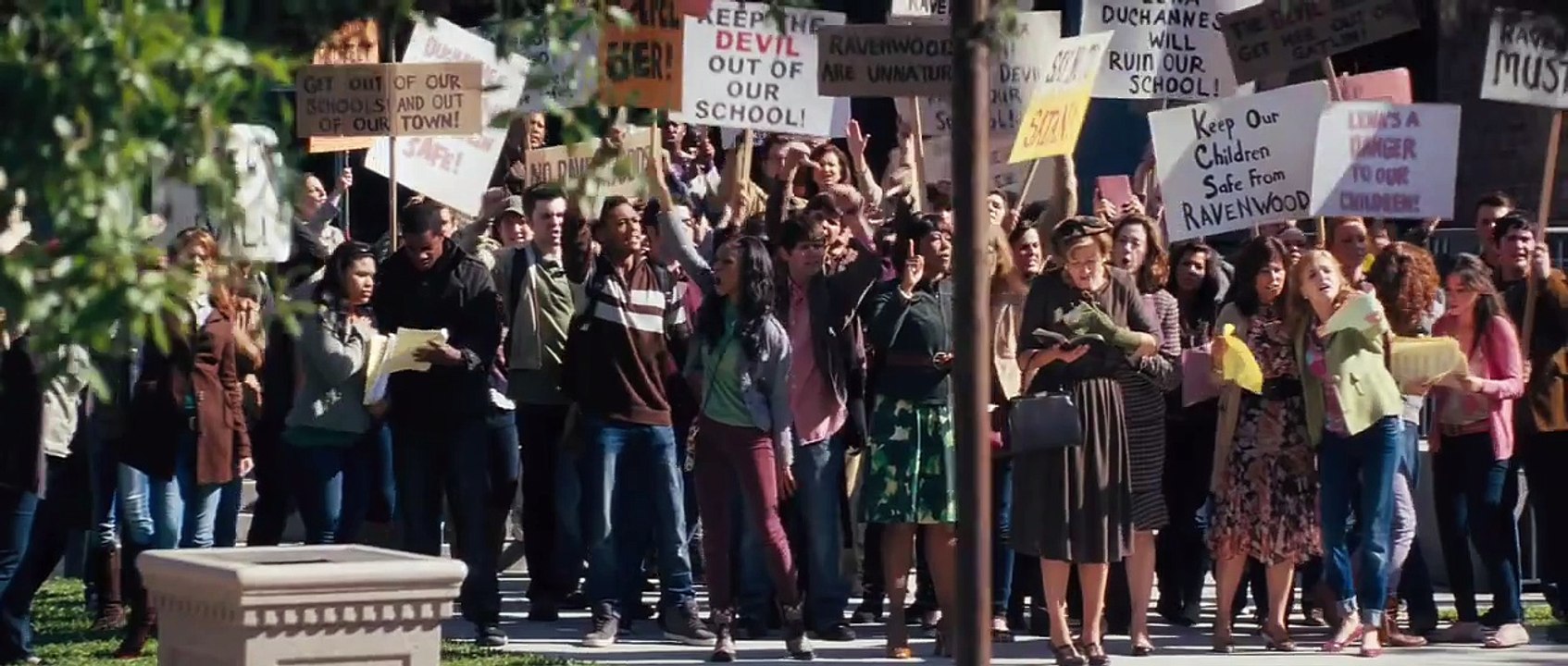 Beautiful Creatures Trailer # 2