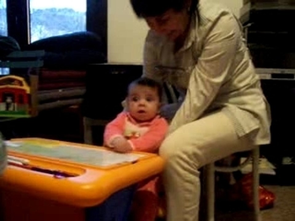 lola et tom sur le bureau 100_5906