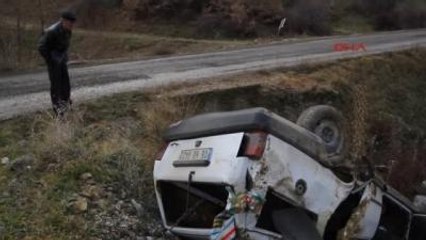 Kazan Kamyondan Dökülen Mıcır Kaza Yaptırdı 2 Yaralı