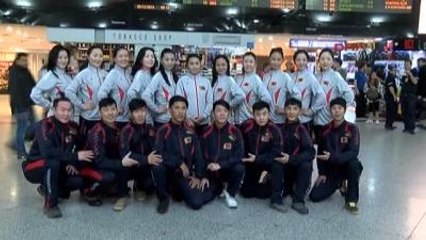 Moğol Dansçıların Atatürk Havalimanı'nda Gösterisi