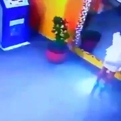 girls in mobile phone very funny video