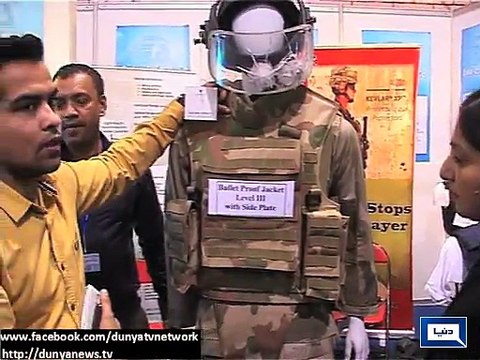 Dunya News - Woman scared of guns visits Ideas 2014, pretends to shoot