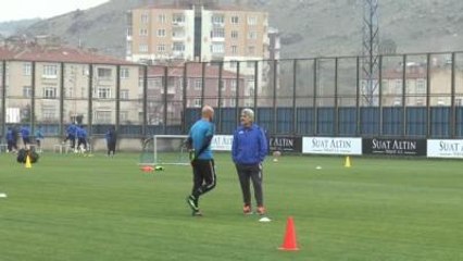Tütüneker, Erciyesspor'daki İlk Antrenmanına Çıktı