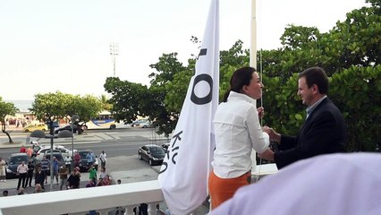 Bandeira de 450 anos do Rio é hasteada