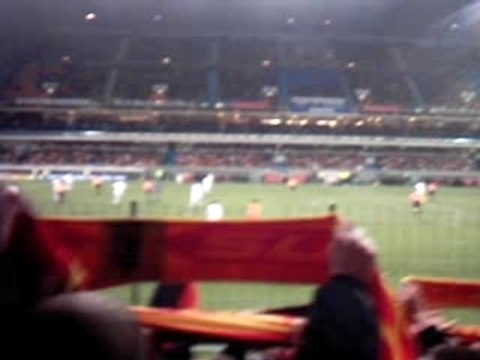 Lens Nancy 25/02/07 écharpe dans le kop