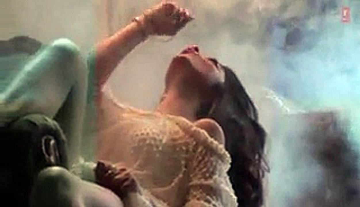 Exclusive- Divya Khosla Kumar’s Photoshoot for 'Mandate' - T-Series - Video Dailymotion