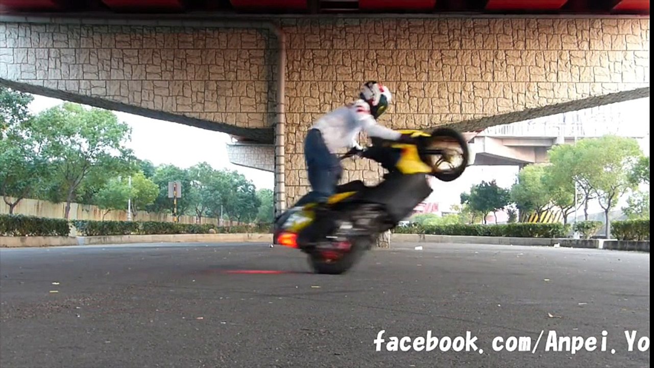 Stunt en scooter