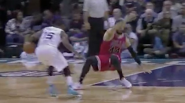 Michael Jordan Laughs After Kemba Walker Crosses Up Bulls Defender