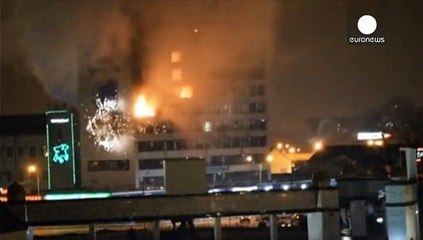 Download Video: Cecenia, l'attacco dei ribelli caucasici a Grozny imbarazza Putin nel giorno del suo discorso alla nazione. Una ventina in tutto le vittime