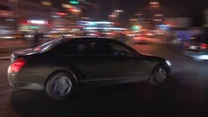 Davutoğlu, Geç Saatte Ayrıldığı Çalışma Ofisinden Küçükçamlıca Mahallesi'ne Gitti