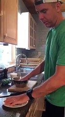 La Seule et Unique Façon de Couper des Raisins en 2.