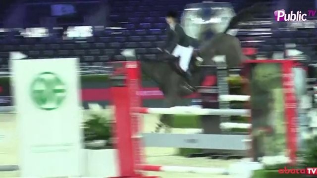 Exclu Vidéo : Admirez Charlotte Casiraghi qui réalise un parcours sans faute au Gucci Paris Masters aujourd'hui !