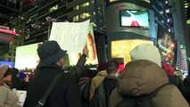 الالاف يتظاهرون في نيويورك احتجاجا على عنف الشرطة