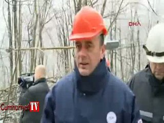 Sırbistanlı bakanın kafasına buz sarkıtı düştü