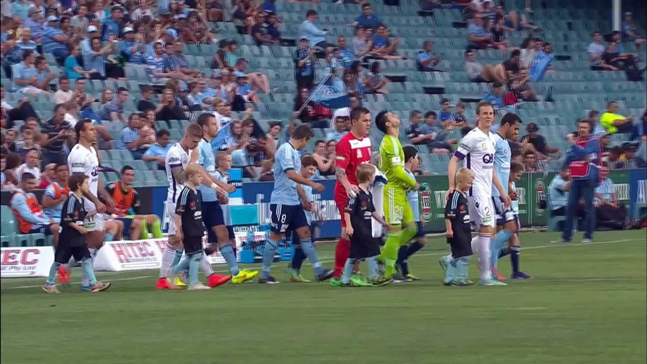 A-league: spitzenreiter mit furiosem finish