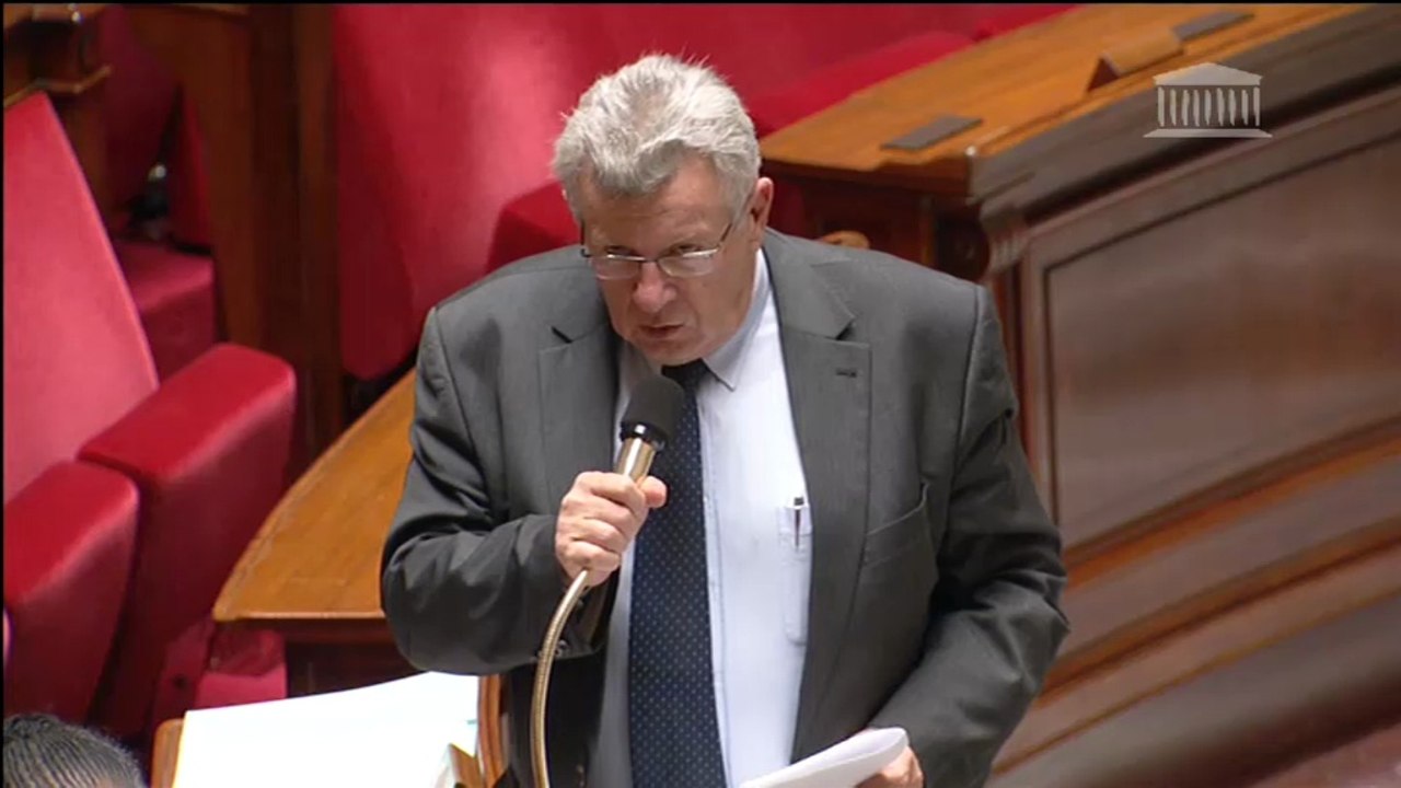 Christian Eckert imite le pigeon