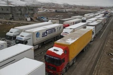 Türk Tırlarına İran'dan Acem Oyunu