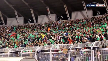 جماهير الوحدات تشعل المدرجات خلال كلاسيكو الكرة الأردنية