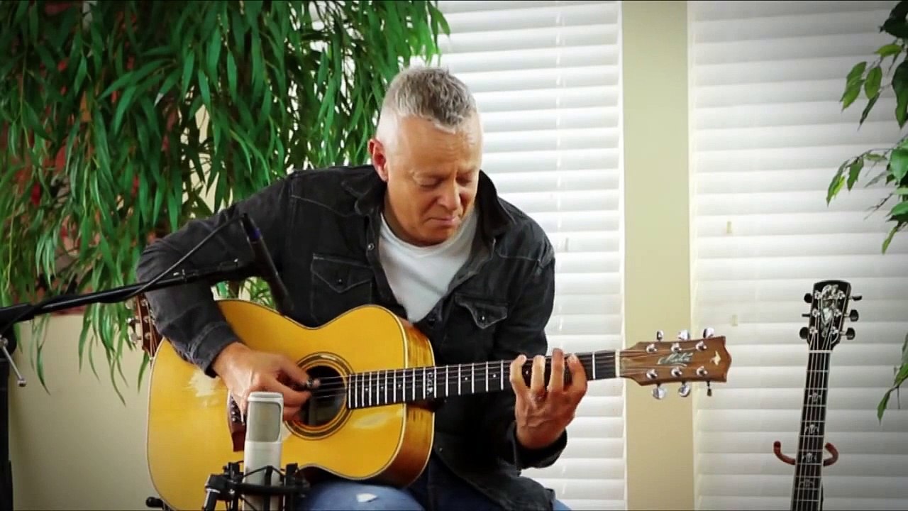 TOMMY EMMANUEL – Somewhere Over The Rainbow (HD)