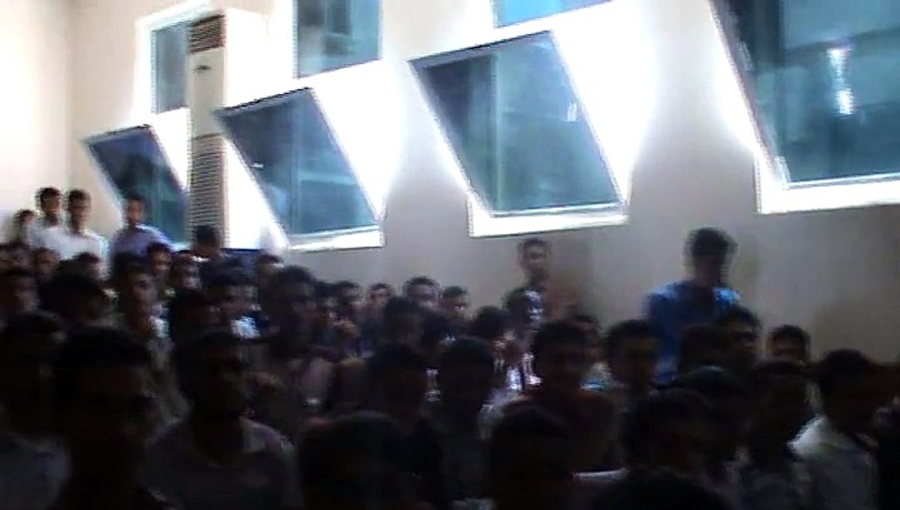 الطالبة سلوى احمد حمادي .. تتحدث عن يوم العلم ..
