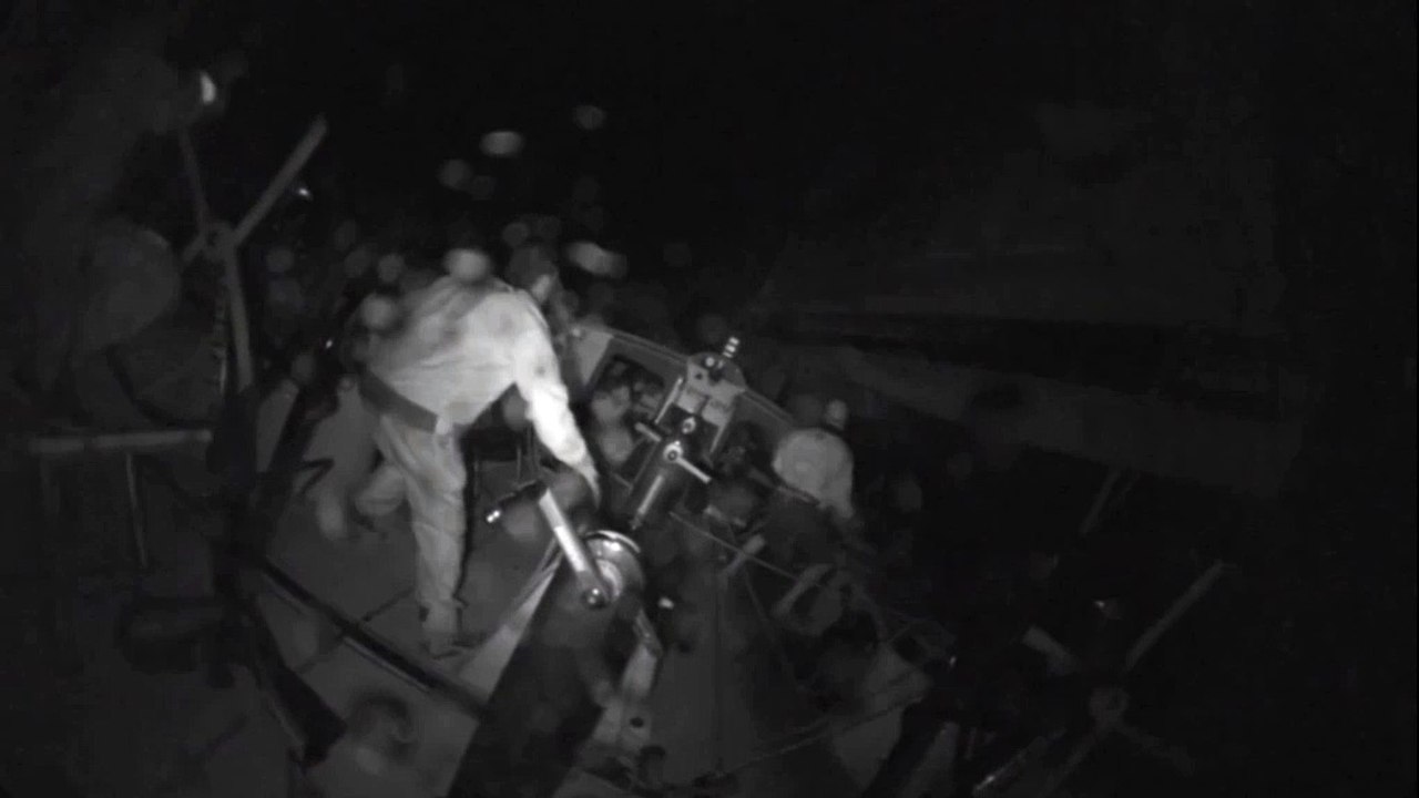 VIRAL: Segeln: Yacht crasht mit 35 km/h auf Riff