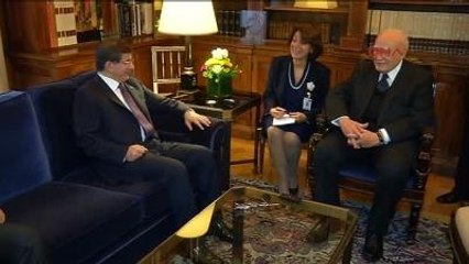 Başbakan Davutoğlu Yunanistan Cumhurbaşkanı Papulyas ile Görüştü