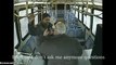 Un chauffeur de bus tabasse un passager car il est trop bavard! Fallait pas l’énerver!