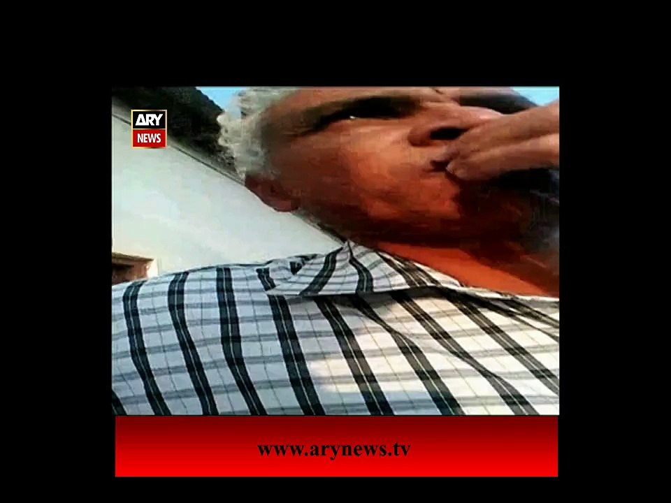 Sar e Aam | Railways Official Caught Taking Bribe In Sar-e-Aam - Clip 2