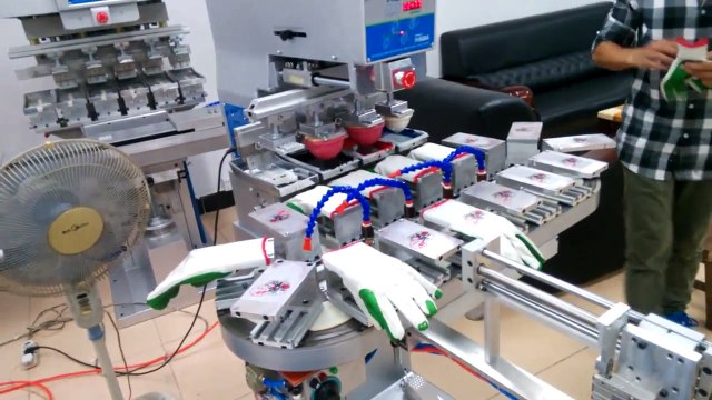 Automatic Gloves Pad Printing Machine