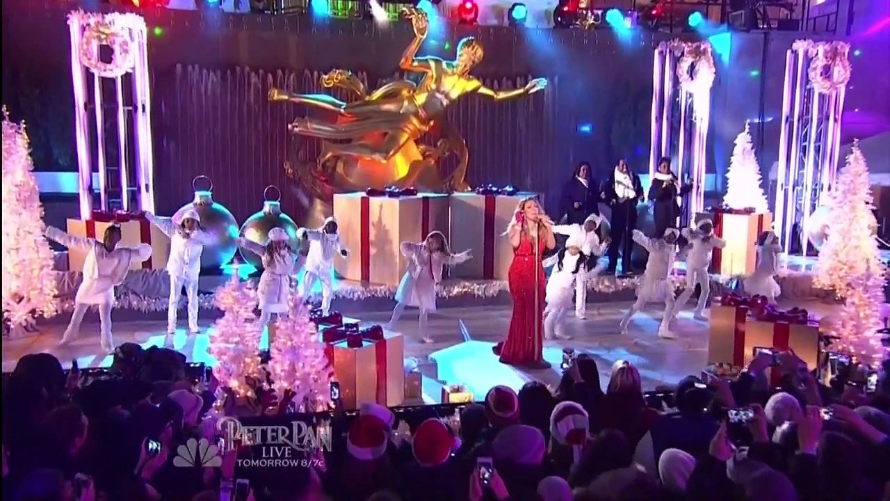Mariah Carey - "All I want for Christmas is you" Rockefeller Center 2014