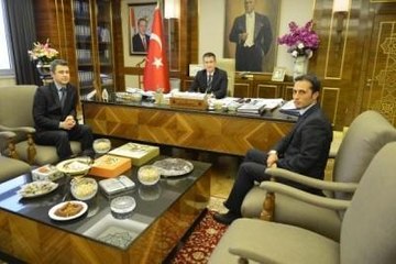 Zehirli Ayakkabıları Tespit Eden 2 Personele Ödül